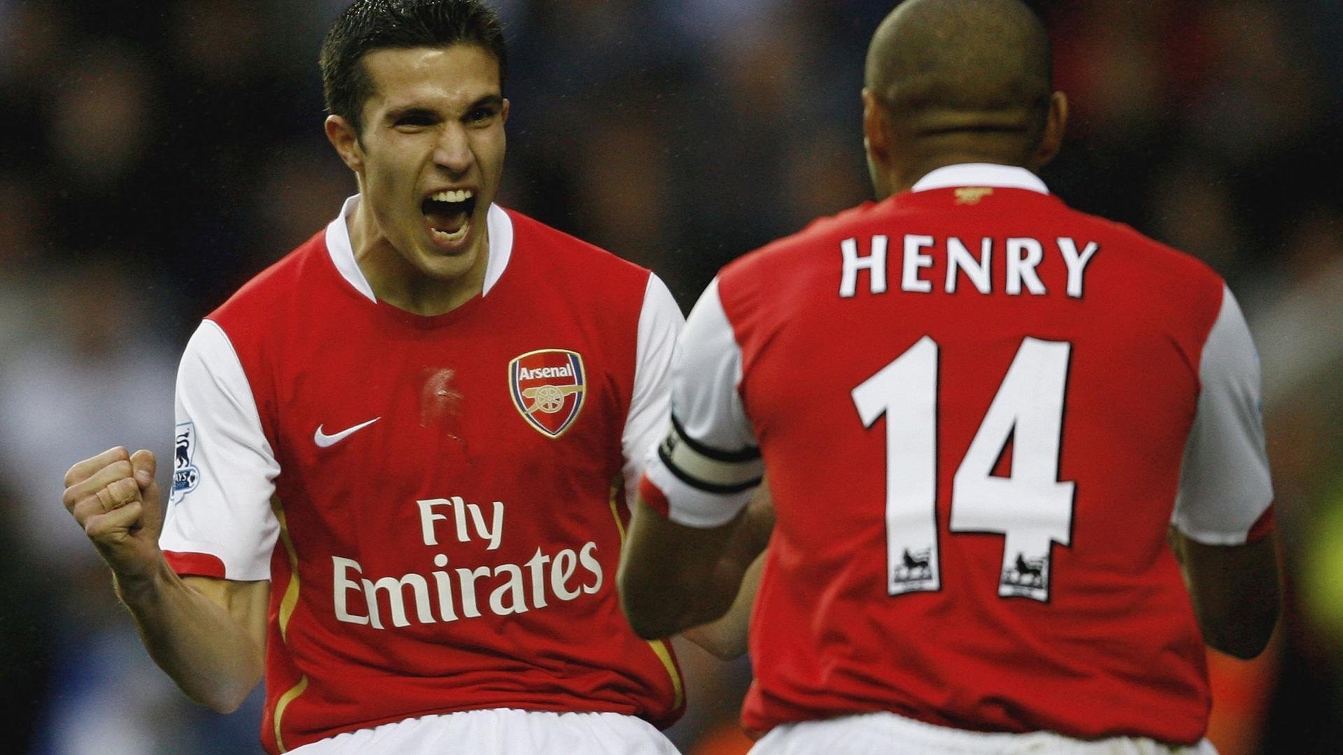 俱乐部与品牌联合推出限定版周边增加粉丝参与感，俱乐部官方